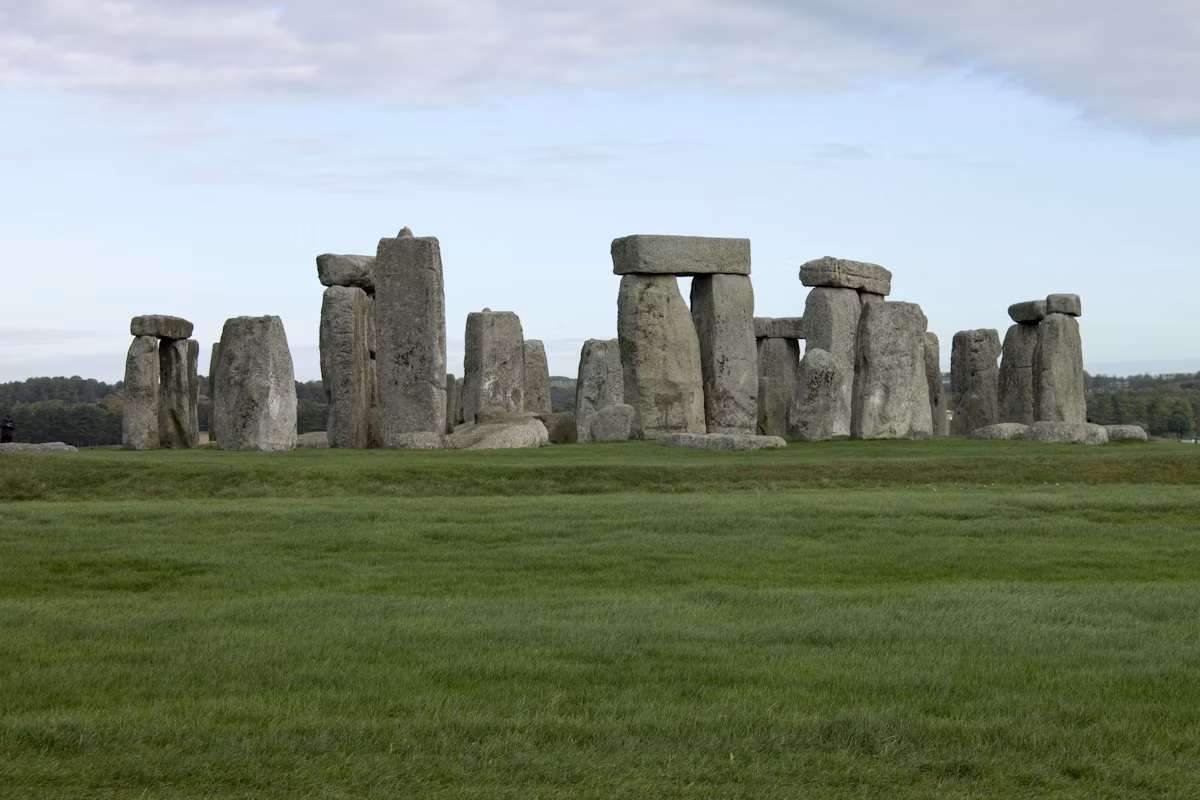 Bath, Stonehenge & Seven Sisters | United Kingdom Private Chauffeur + Cultural Depth + Premium Experience 3-Day 2-Night Private Tour