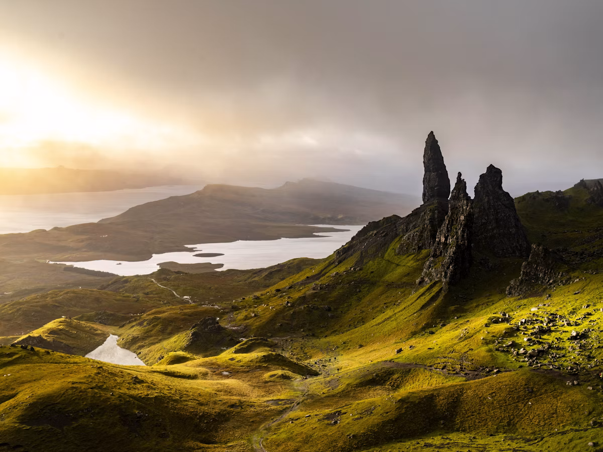 Epic British Highlights Tailored Journey | Cross-Regional Windsor Castle + Scottish Highlands + Giant's Causeway + York 7-Day 6-Night Private Tour
