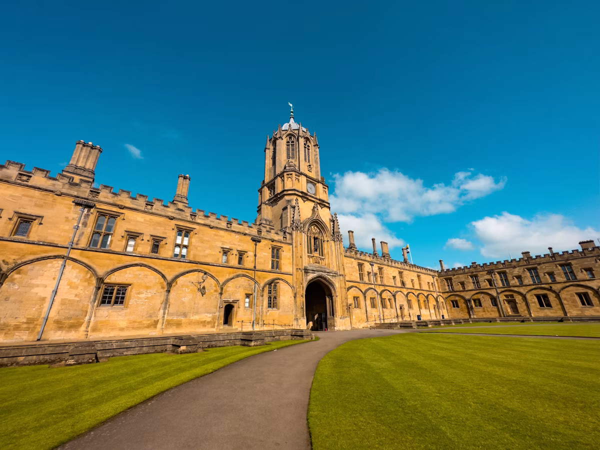 牛津剑桥智识双城高定游 | 英国 学者管家私享讲解+国王学院晨光+数学桥探秘 1天私享游